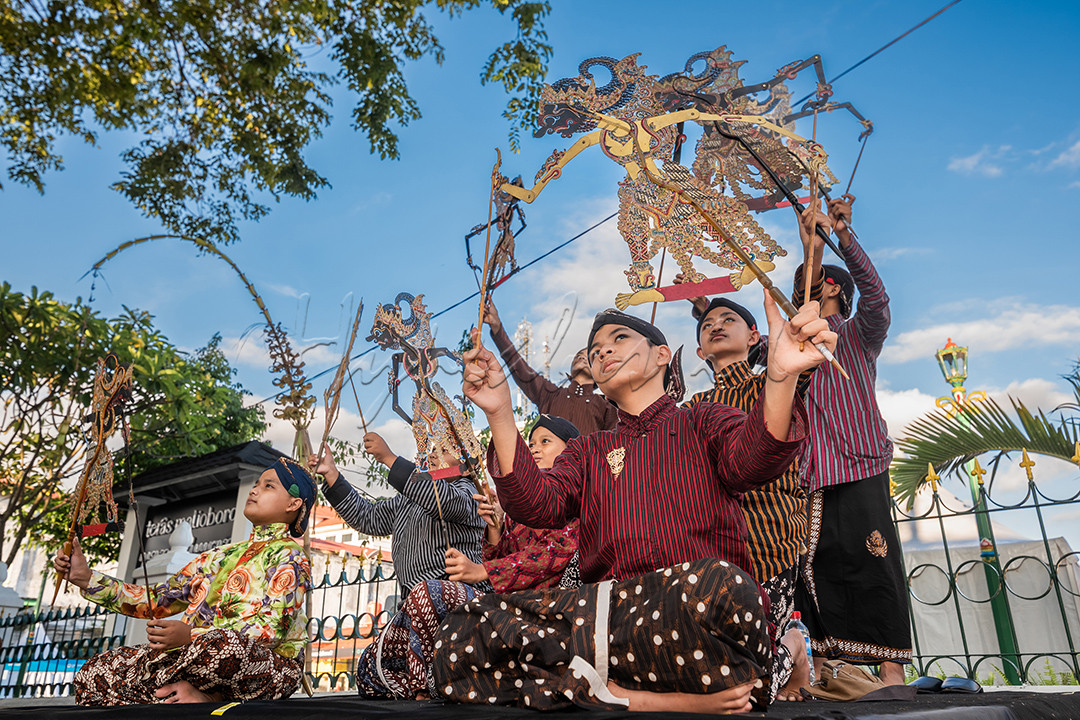 Mencintai wayang kulit sebagai upaya memajukan & memaksimalkan potensi seni budaya nusantara.