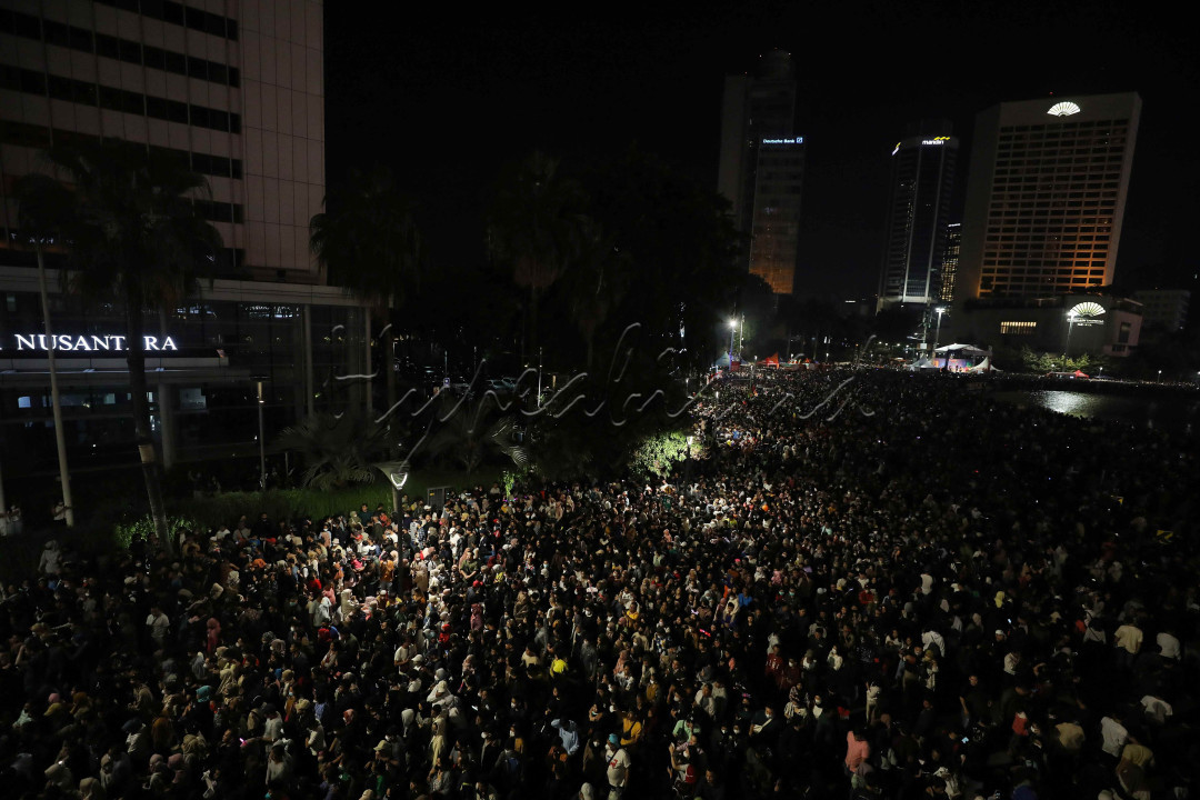 Setelah dua tahun pembatasan terkait pandemi Covid-19, malam Tahun Baru mulai dirayakan di sejumlah daerah Indonesia.