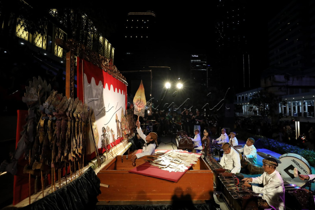 Wayang kulit adalah kesenian tradisional Indonesia yang telah diwariskan secara turun-temurun. Wayang kulit telah berkembang di Indonesia sebelum abad ke-11 hingga saat ini masih terus dilestarian.<br />
