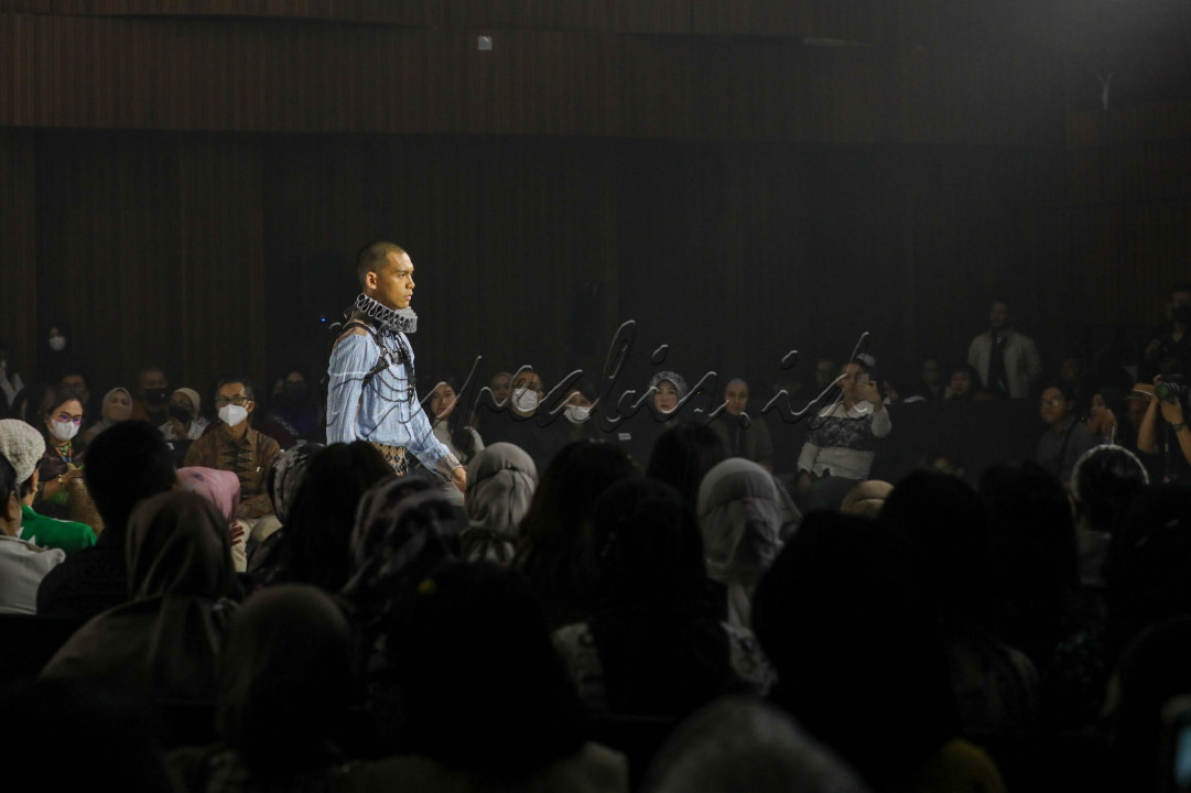 Koleksi busana yang ditampilkan di panggung JFT 2023 memperlihatkan fragmen perkembangan tren dan gaya busana Indonesia. 