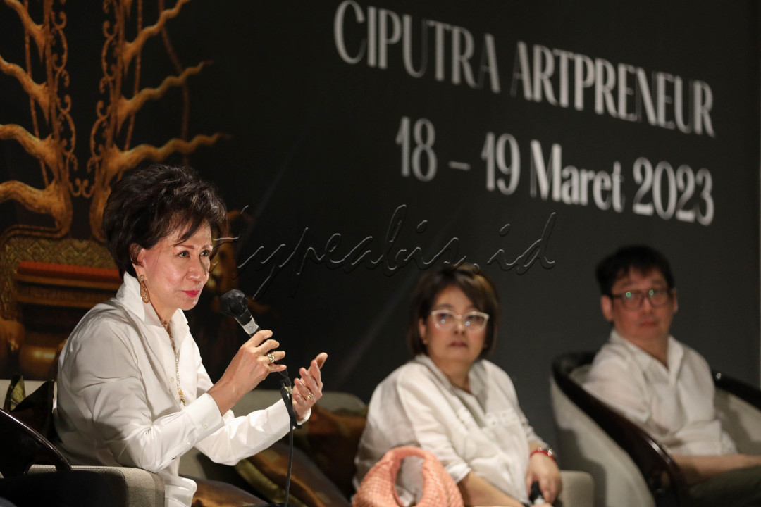 Hari ini diselenggarakan press conference Musikal Ken Dedes dengan menghadirkan pembicara yaitu Presiden Direktur Ciputra Artpreneur Rina Ciputra Sastrawinata, Produser Musikal Ken Dedes, Aiko Senosoenoto, Sutradara Rusdy Rukmarata, Penata Musik Oni Krisnerwinto, Penulis Skrip Titien Wattimena dan Pelatih Vokal Gabriel Harvianto.