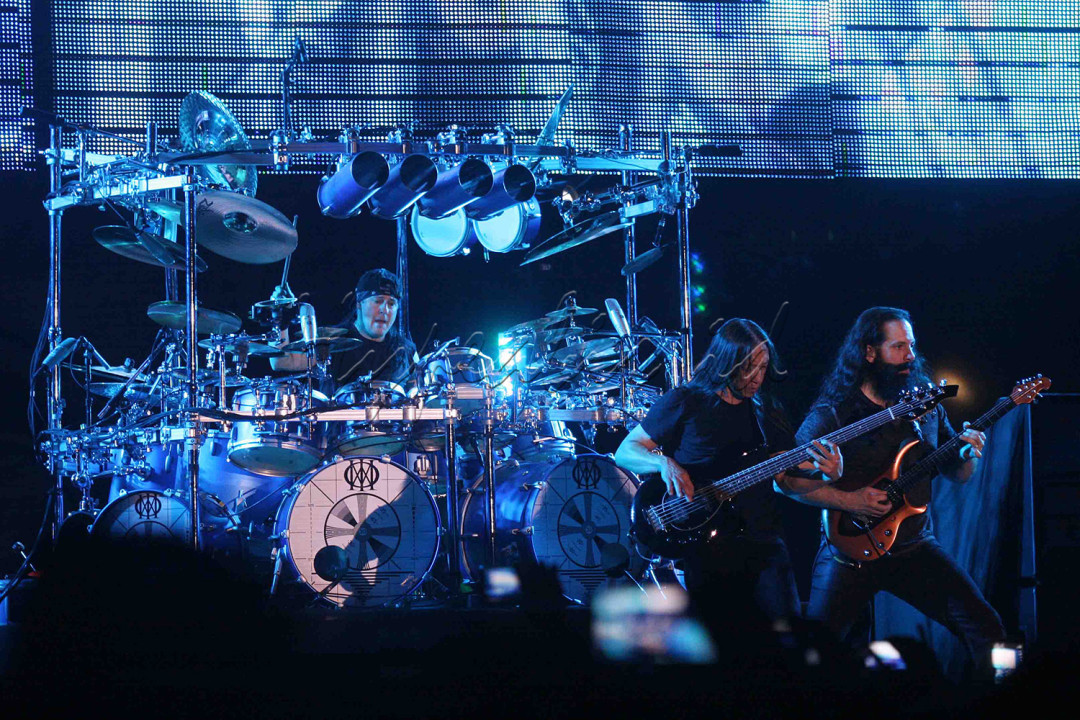 Didirikan oleh John Petrucci, John Myung, dan Mike Portnoy, saat mereka belajar di "Berklee College of Music" di Boston, Massachusetts. 