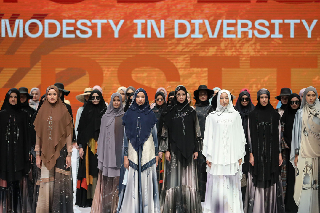 Di antaranya ada Athafunissa by Karina, Darabirra, Elva Fauqo, HSE by EFNIE, HAITWO, Kamiladesign, Khazannah x sahla syari, Masya, QNANZ, ULYAHIJAB, YOHA, Yunia Syar'i.