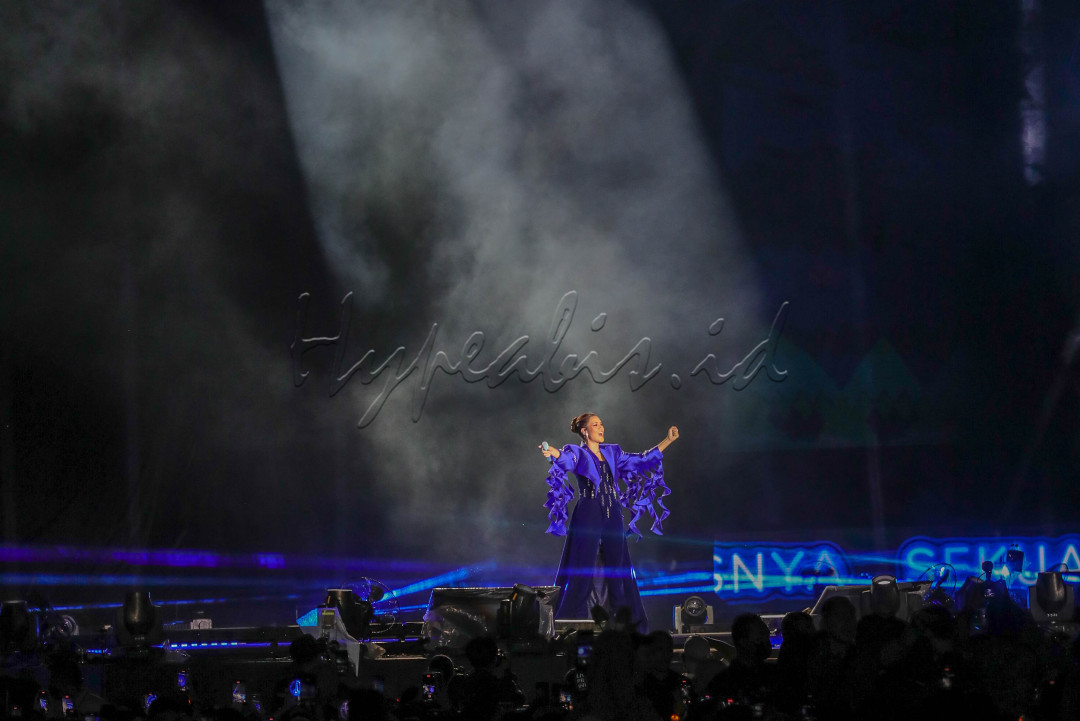 Raisa menggelar konser tunggalnya yang bertajuk Raisa Live in Concert di Gelora Bung Karno atau GBK, Jakarta, Sabtu (25/2/2023).