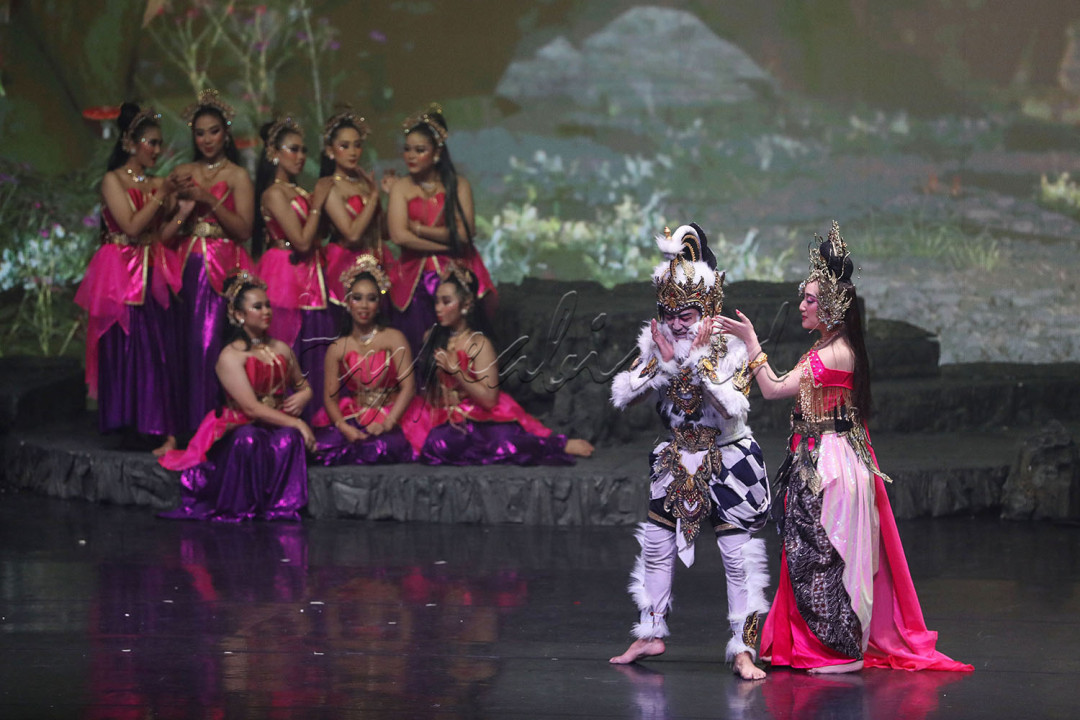 Pagelaran ini menampilkan karakter populer dari wiracarita Ramayana Hanoman yang dipresentasikan secara modern.<br />

