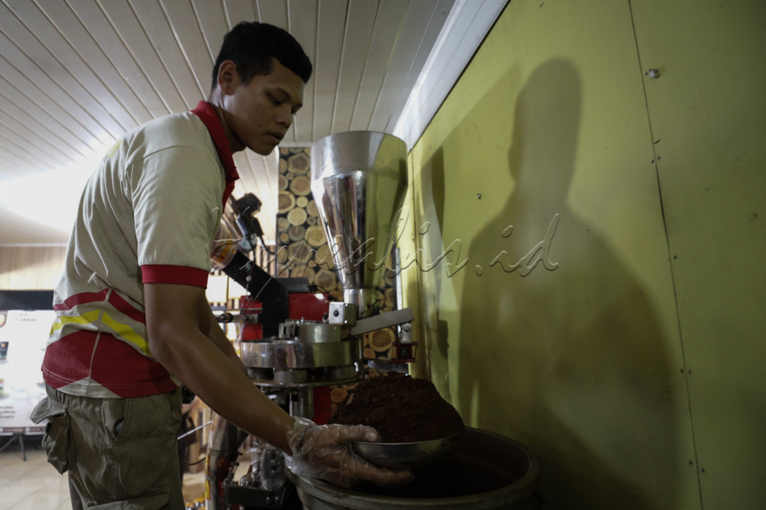 Kopi telah lama dikenal sebagai komoditas andalan dari Indonesia. Berbagai wilayah di Indonesia pun terkenal sebagai pengasil kopi yang memiliki ciri khasnya masing-masing. <br />
<br />
