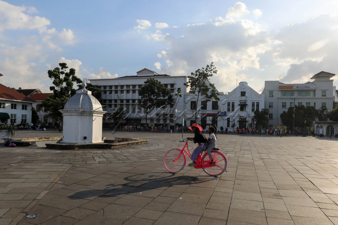 Kota Tua selalu ramai oleh pengunjung, terlebih saat liburan akhir pekan. <!--/data/user/0/com.samsung.android.app.notes/files/clipdata/clipdata_bodytext_230503_185542_338.sdocx-->