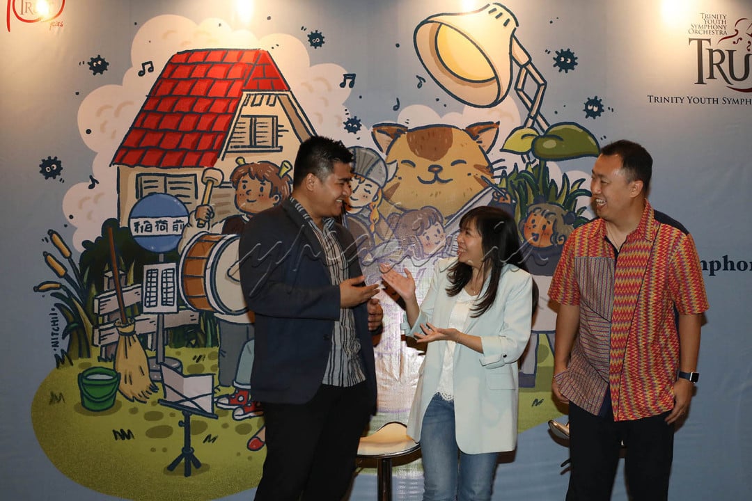 Total Penjualan yaitu 3.400 tiket untuk tiga sesi penampilan.