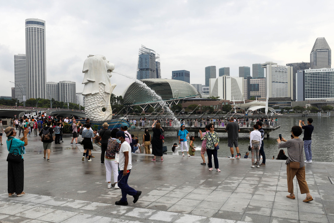 Singapura adalah salah satu negara di Asia Tenggara yang menggantungkan pendapatan negaranya dari sektor industri pariwisata. Dalam kurun waktu Januari hingga September 2022, penghasilan sektor pariwisata di negara bekas jajahan Inggris ini mencapai 8,96 miliar Dolar Singapura (Rp 101,5 triliun).