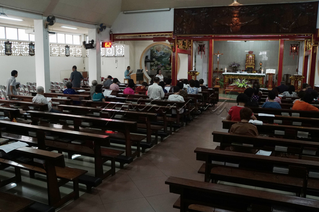 Keunikan lainnya ialah gereja ini juga merayakan hari besar China. Pada saat Imlek atau tahun baru menurut kalender China, seluruh gereja dihiasi warna merah dan diadakan acara-acara etnis Tionghoa di sana.
<div> </div>