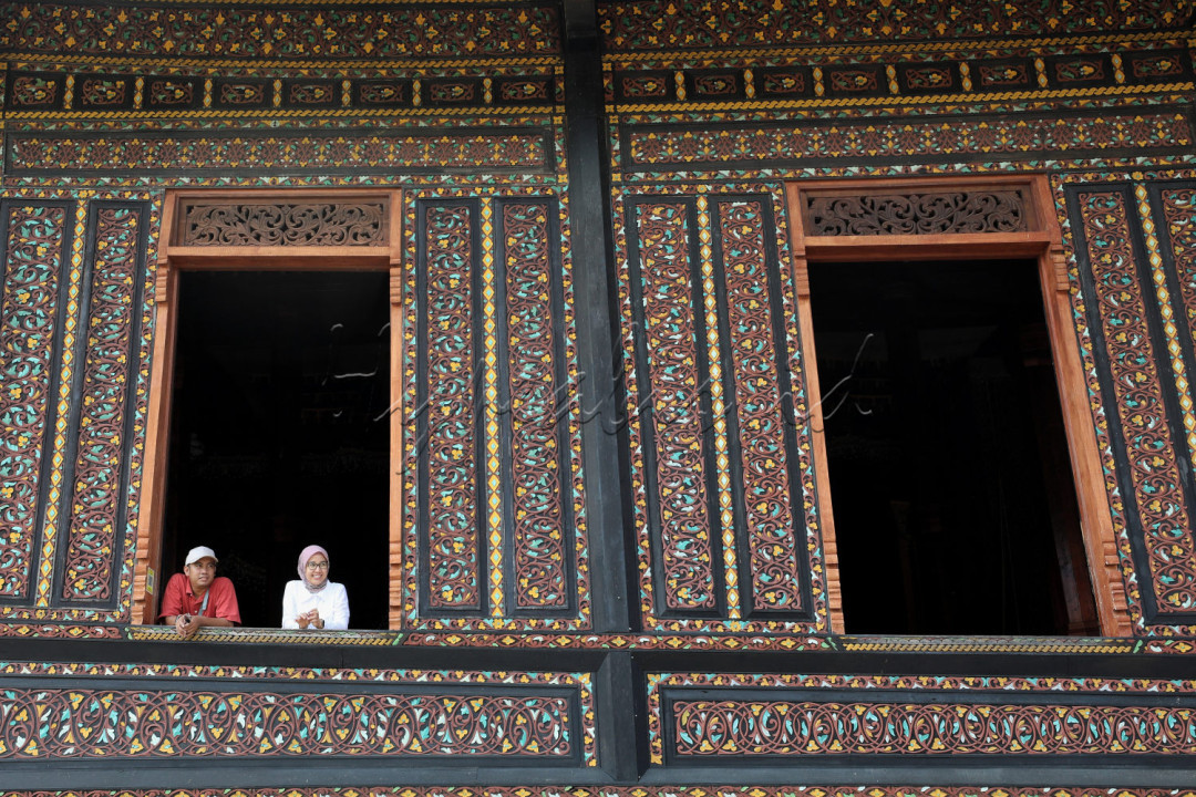 Istana Pagaruyung atau yang bernama resmi Rumah Gadang Istana Basa Pagaruyung merupakan salah satu istana kerajaan di masa lampau yang masih bisa dinikmati di masa kini.<br />
<br />
