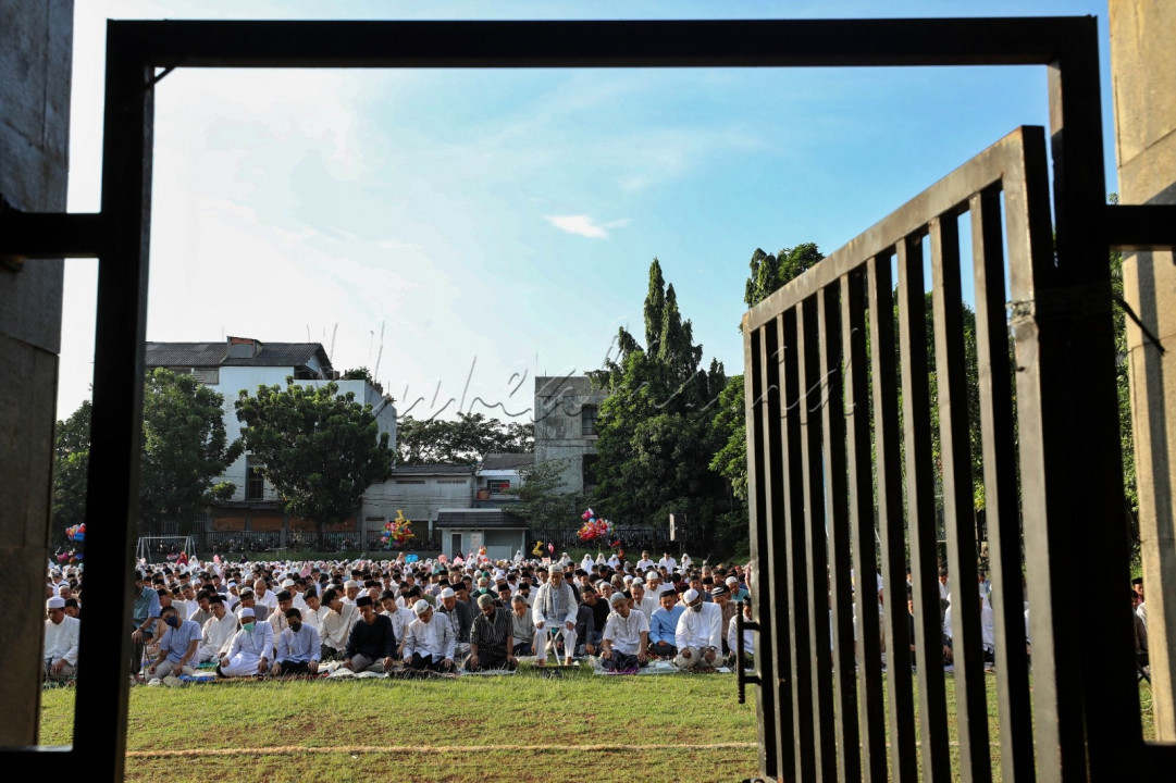 Hari Raya Idul Adha jatuh pada tanggal 10 Dzulhijjah setiap tahunnya. Saat Idul Adha tiba, seluruh umat muslim di berbagai belahan dunia akan melakukan ibadah penyembelihan hewan kurban seperti kambing, sapi, domba hingga unta.
