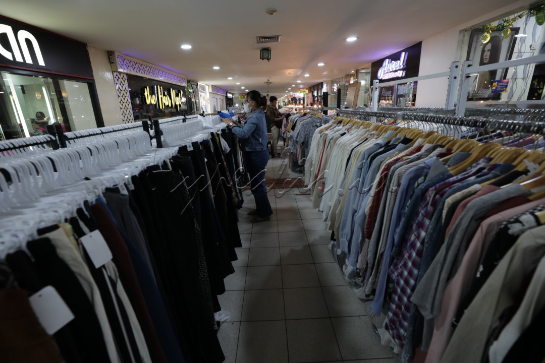 Para pecintanya pun dapat bebas mengkombinasikan pakaian-pakaian tersebut sehingga menjadi ciri khas atau persona pemiliknya.