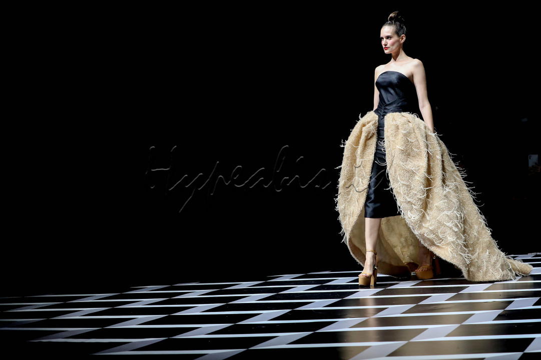 Jenama Sebastian Gunawan Signature dibawah duet Creative Director: Sebastian Gunawan dan Cristina Panarese, mengambil konsep berpikir sebagai proses kreatif, untuk meluncurkan koleksi terbaru mereka yang diberi judul Methapor, koleksi Sebastian Gunawan Signature 2023/2024. 