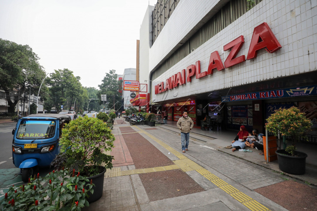 Bila berkunjung ke daerah Blok M, Jakarta, pasti tidak asing bagi kita mendengar kata Melawai. Kawasan ini cukup ternama di kalangan anak-anak muda dan sudah lama menjadi ikon ibu kota. Terlebih di masa kejayaannya di era 1980-1990, Blok M merupakan tempat nongkrong anak muda metropolitan yang ada di Jakarta Selatan. 