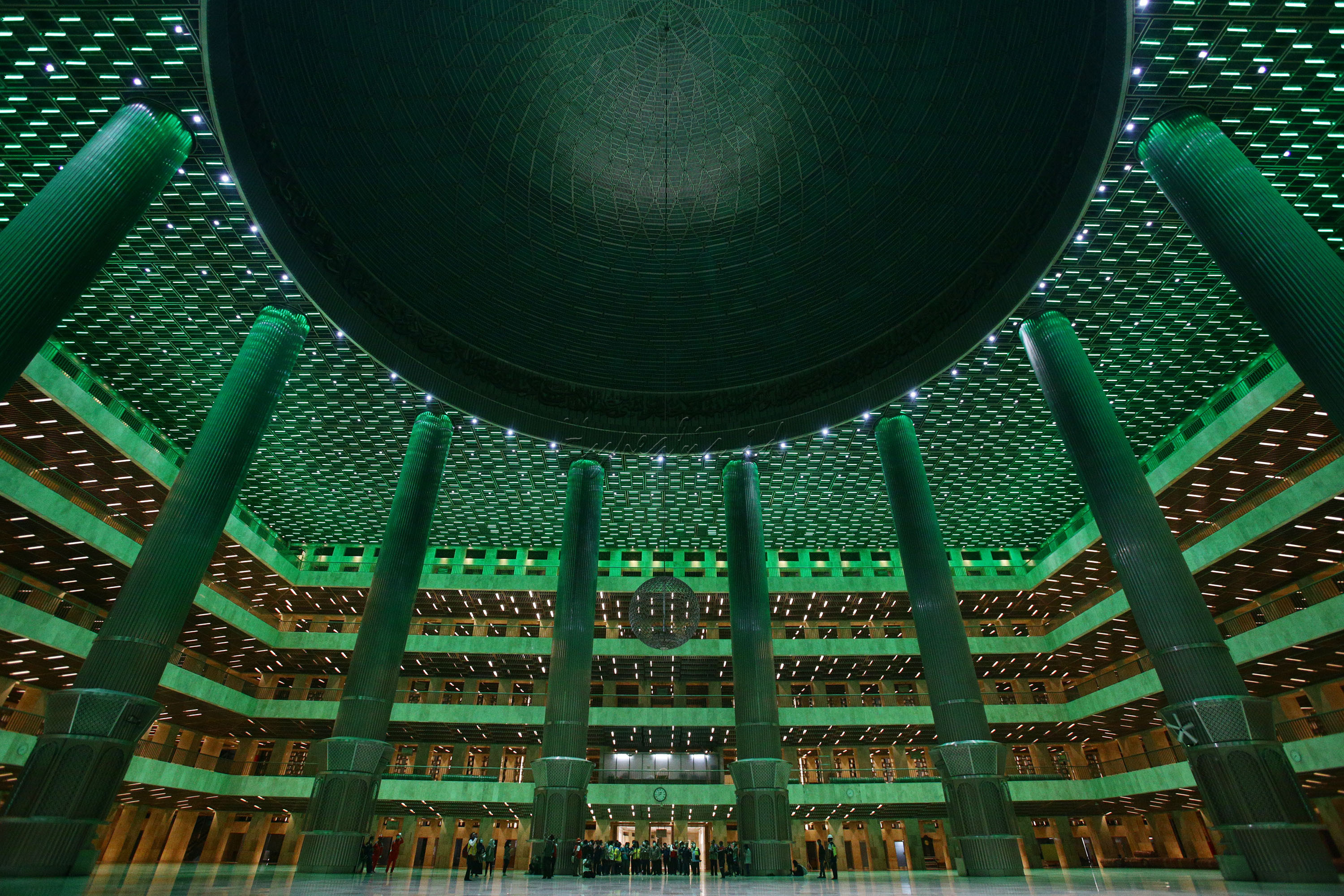 Menilik sejarah, masjid ini dibangun sebagai rasa syukur atas kemerdekaan Indonesia oleh Presiden Sukarno pada 24 Agustus 1961. Namun, masjid terbesar di Asia Tenggara ini baru diresmikan oleh Presiden Soeharto pada 22 Februari 1978. Oleh karenanya masjid ini diberi nama Istiqlal, yang dalam bahasa Arab berarti merdeka.