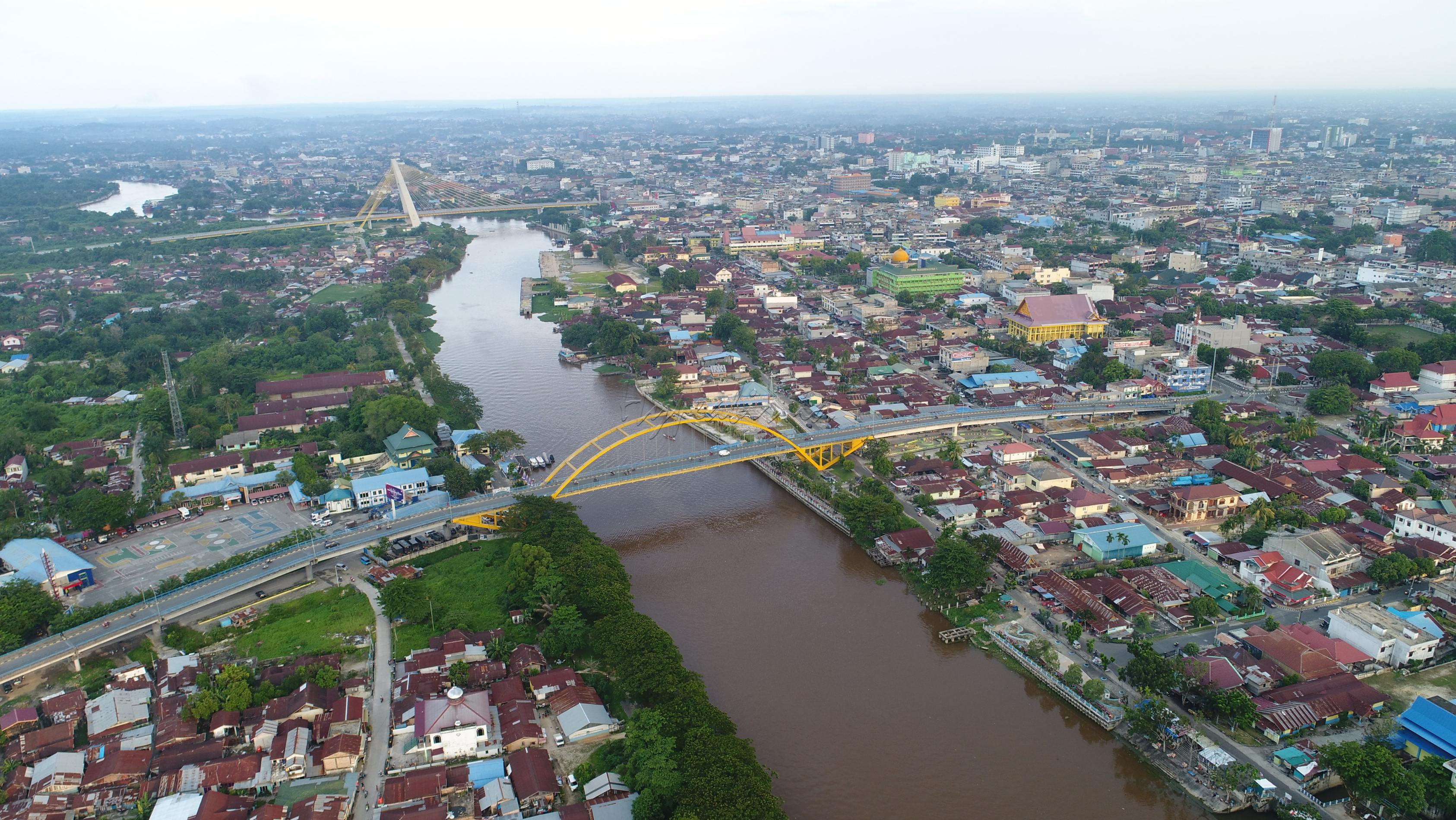 Jembatan terakhir yang diresmikan adalah Jembatan Siak IV. Penyelesaian jembatan yang menghubungkan Pekanbaru dengan Rumbai tergolong cukup lama, 10 tahun.