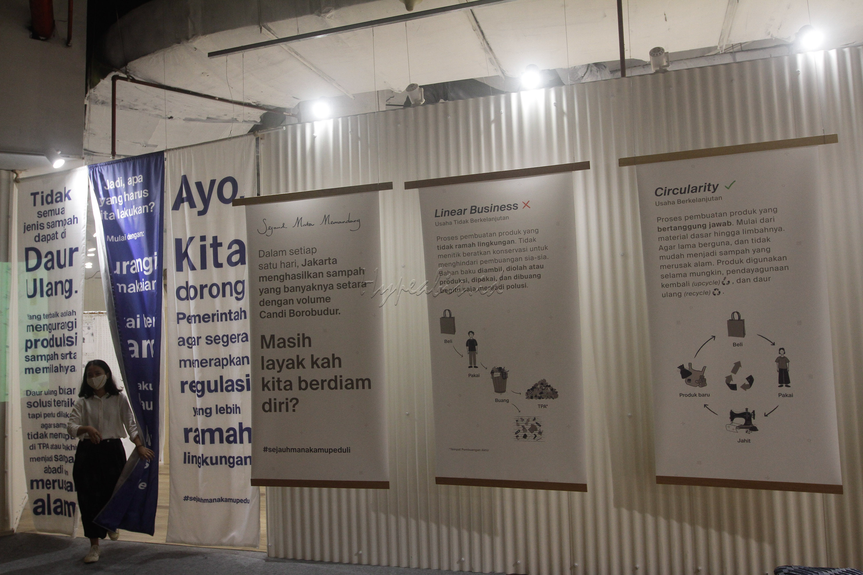 Selama pameran berlangsung disediakan area dropbox, di mana setiap pengunjung dapat memasukkan sampah untuk didaur ulang. Beberapa jenis sampah yang diterima yakni styrofoam, kantong plastik, bubble wrap, botol plastik, kemasan sachet, sampah kertas bekas, kemasan kaleng, alumunium, sampah produk kecantikan, hingga sampah tekstil.